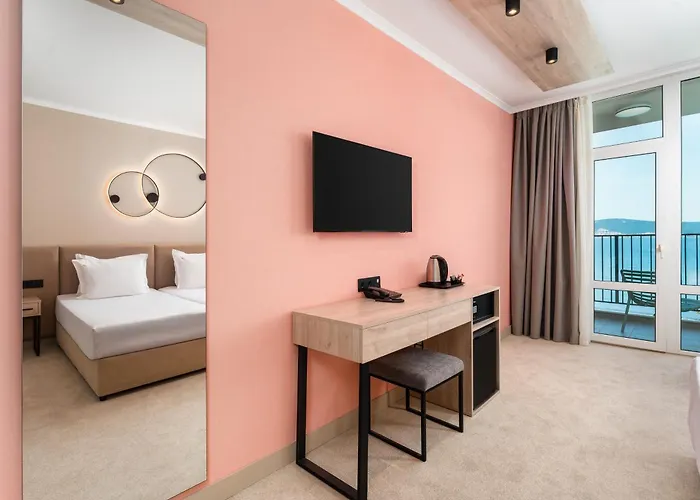 феста панорама 4*