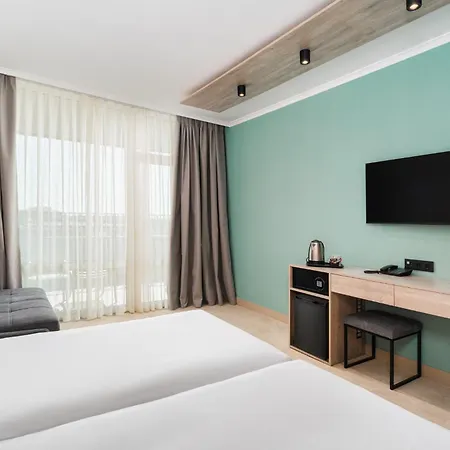 Festa Panorama Νεσέμπαρ