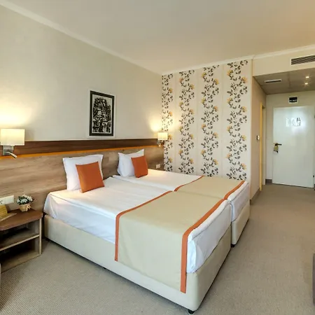 Szálloda Festa Panorama 4*