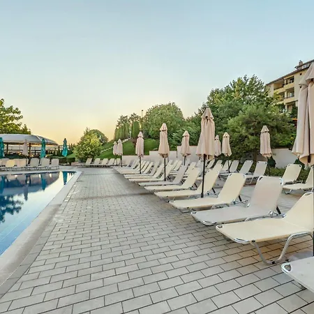феста панорама Хотел 4*